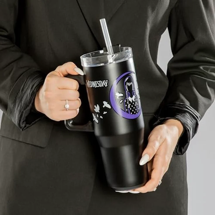 Undercover - Wednesday Isolierbecher mit Strohhalm - 880ml Fassungsvermögen - Edelstahl Trinkbecher mit Handgriff - BPA frei, Schwarz – Bild 3