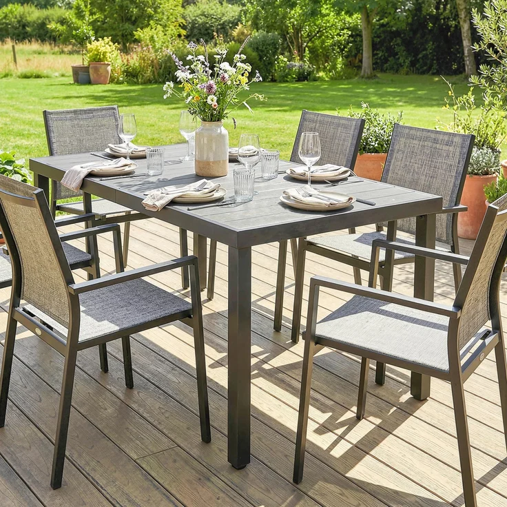 Gartentisch für 4 bis 6 Personen, Esstisch für den Außenbereich mit Lattenplatte, 140 x 90 x 74 cm, grau – Bild 10