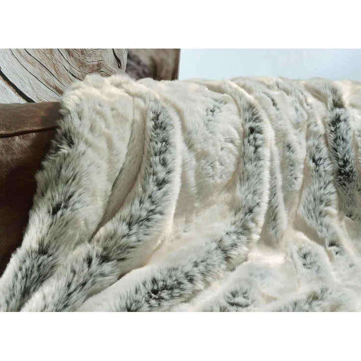 Wohndecke Premium Felldecke (Kunstfell) Chinchilla, Wohnen und Accessoires GmbH & Co. KG, Pelzoptik – Bild 3