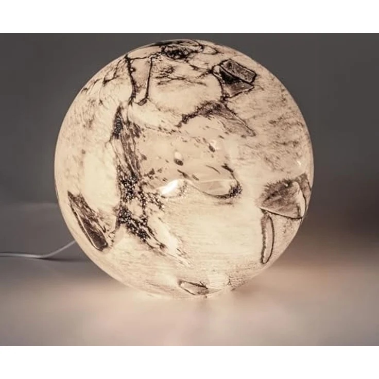 Formano Kugellampe Earth Glas Marmor Design 24 x 24cm Tischlampe aus weißem Glas mit farbigem Dekor – E14 Fassung – stilvolle Ambientebeleuchtung für Wohnzimmer, Schlafzimmer & Flur – Bild 4