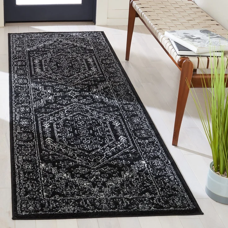 SAFAVIEH Läufer 76x244 cm - Adirondack Collection - Traditionelles Design, Schwarz & Elfenbein, Pflegeleichte Synthetikmischung, Ideal für Wohnzimmer, Schlafzimmer, Flur