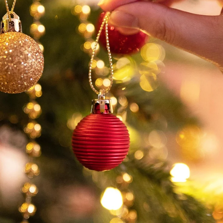 49x VALERY MADELYN Weihnachtskugeln 3CM Kunststoff Christbaumschmuck Rot Gold – Bild 5