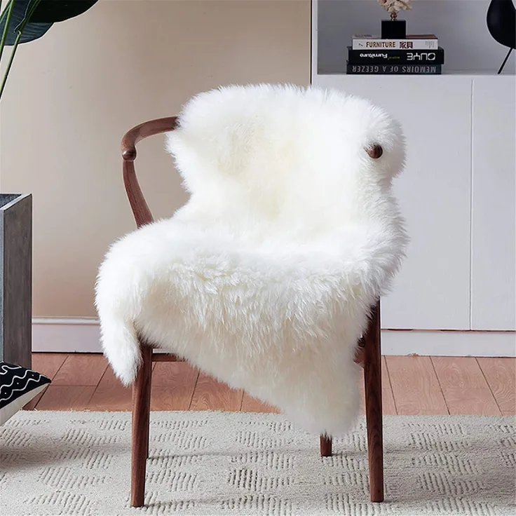 HEQUN Faux Lammfell Schaffell Teppich Kunstfell Dekofell Lammfellimitat Teppich Longhair Fell Nachahmung Wolle Bettvorleger Sofa Matte (50x80 cm, Weiß)