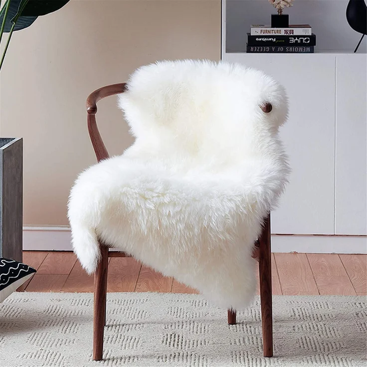 HEQUN Faux Lammfell Schaffell Teppich Kunstfell Dekofell Lammfellimitat Teppich Longhair Fell Nachahmung Wolle Bettvorleger Sofa Matte (50x80 cm, Weiß)