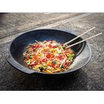 Enders Switch Grid Wok schwarz, aus massiv, emailliertem Gusseisen, gute Hitzeverteilung, Seitengriffe, passend für viele Enders Switch Grid-Roste, B38 x L35 x H10 cm #7797