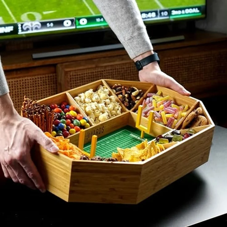 40YARDS Servierschale American Football Snack Stadium aus Bambus Holz + Filz-Spielfeld, Bambus Holz, (12-tlg), Filz-Spielfeld mit Markierungen & 2x Field Goals, Größe: 50 x 36 cm – Bild 4