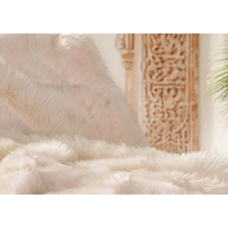 Wohndecke Premium Felldecke (Kunstfell) "Kaninchen creme-weiß", Wohnen und Accessoires GmbH & Co. KG, Pelzoptik – Bild 7