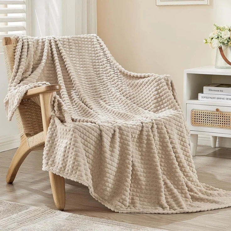 Kuscheldecke Fleecedecke 3D Touch Couchdecke 01-beige 130 x 150cm – Bild 2