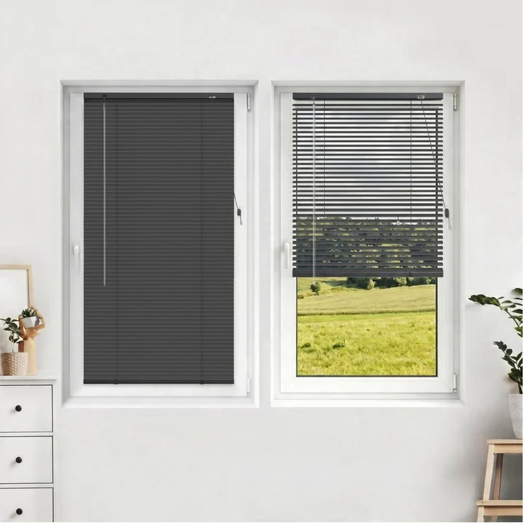 Victoria M. Jalousie LightLess Prime Aluminium-Jalousie 50x130 cm Schwarz matt, mit Bohren, ohne Bohren, geklemmt oder verschaubt, L Profil 25 mm Lamellen, feuchtigkeitsbeständig, verdunkelnd – Bild 1