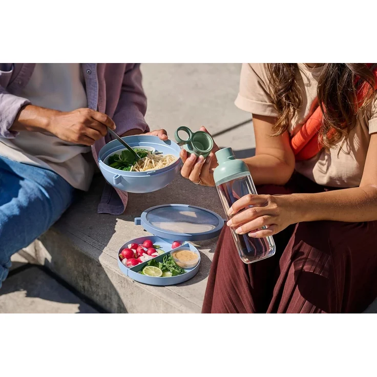 Mepal Trinkflaschen Vita - Wasserflaschen Duo Pack - Flaschen für Uni, Arbeit, Fitness, Outdoor, Job - Stoßfest, Auslaufsicher - BPA-frei & Spülmaschinenfest - 500 & 900 ml - Nordic Black – Bild 8