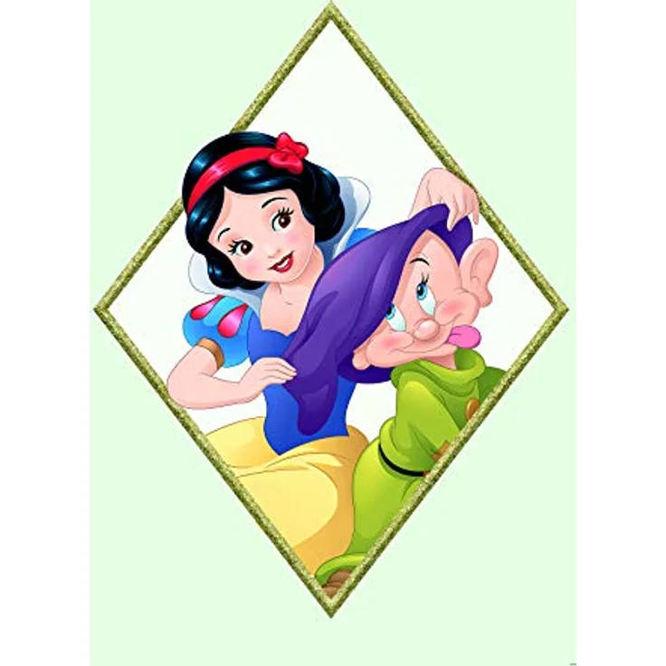 Komar Disney Wandbild Snow White & Dopey, Wanddekor für Kinder- und Babyzimmer, seidenmatter Kunstdruck, Größe: 50 x 70 cm, ohne Rahmen, WB082-50x70