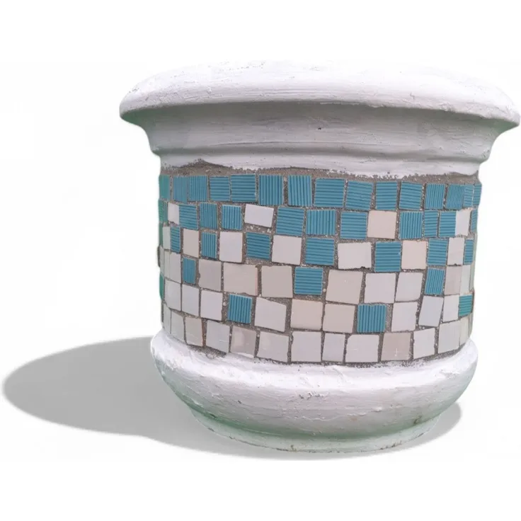 Pflanzgefäß Mira – Quadratischen Mosaikdesign Hell Blau – Höhe 30 cm – Ø 38 cm – Handgefertigt aus Beton & Keramik-Mosaik