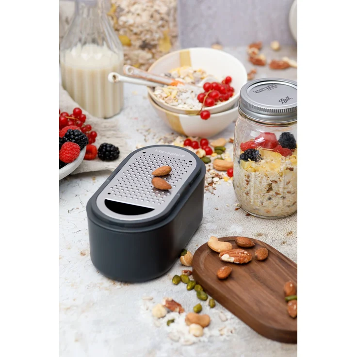 Microplane Handreibe mit Auffangbehälter 34700 Grater grau – Bild 3
