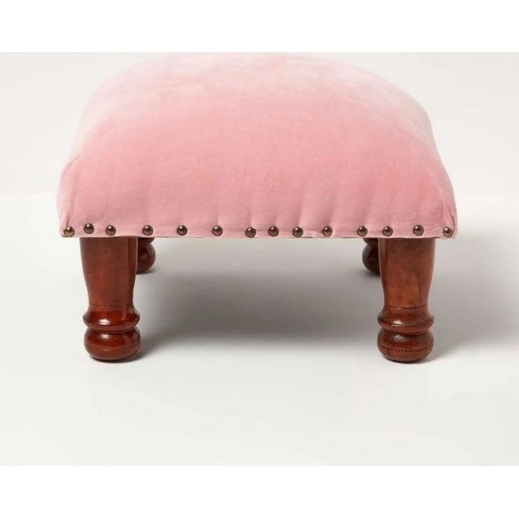 Homescapes Fußhocker Samthocker Mable – rosa mit Holzbeinen, 40 x 40 x 25 cm – Bild 4