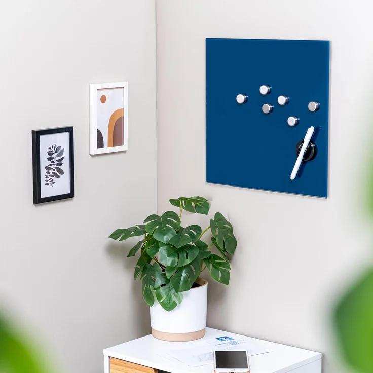 Magnettafel mit blauer Glasfront, beschreibbar, 6 Magnete, 1 Marker, 1 Marker-Halter, Memo-Board – Bild 6