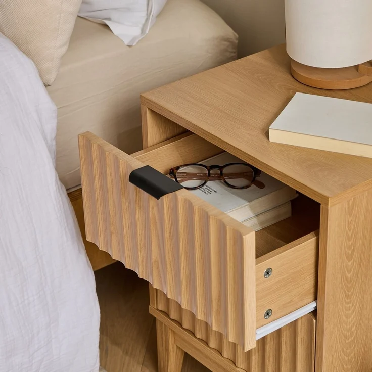Calicosy 'BOLOGNE' Nachttisch mit 2 Schubladen H52 cm - helles Holzdekor - Helles Holz – Bild 3