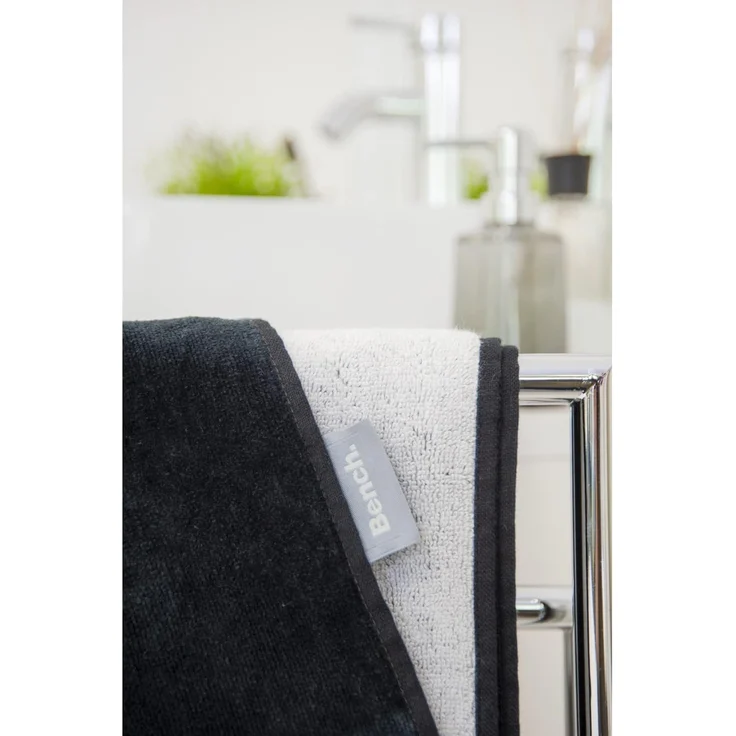 Bench Strand- und Saunatuch, Modern Opposite, 80x180 cm, 100 % Baumwolle, Velours, Mit Aufhänger, Farbe: Schwarz, Art. Nr. : 6112605537 – Bild 3