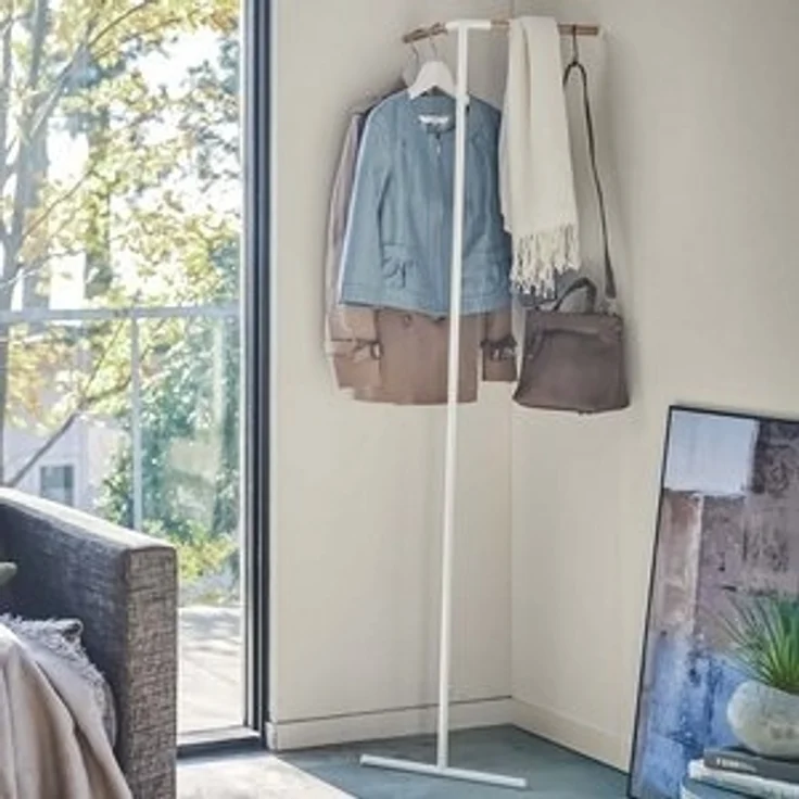 Yamazaki Garderobenständer Tower, Kleiderständer für Ecken, freistehend zum Anlehnen – Bild 6