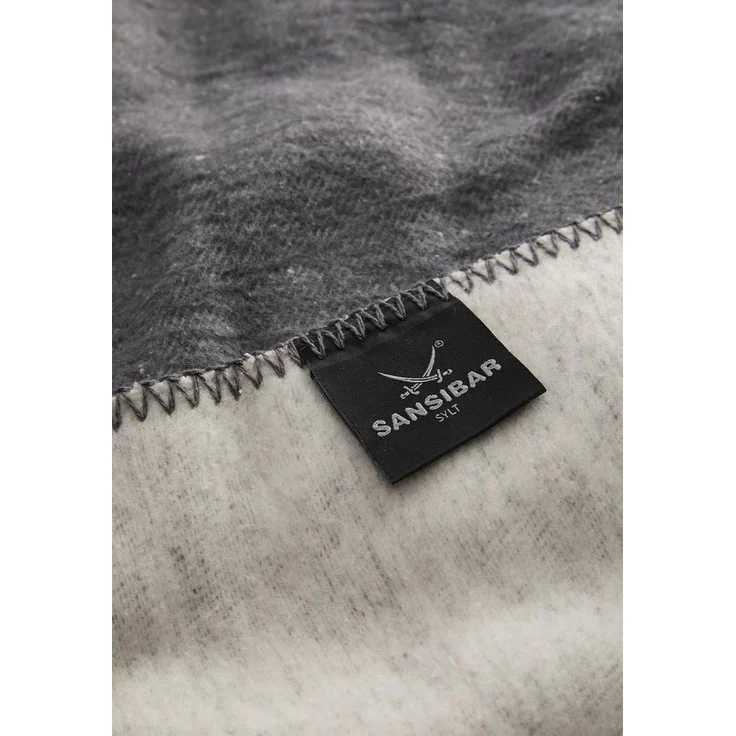 Plaid Wohndecke Jacquard Scotch Decke mit dekorativem Logo und Fransen, Sansibar Sylt, Wohndecke mit eingefasster Ziernaht und Fransen – Bild 3