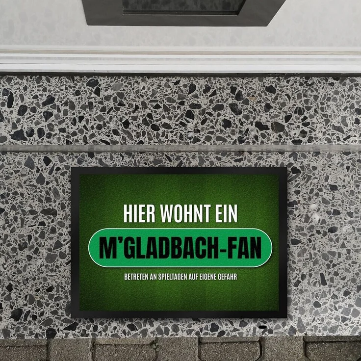 speecheese Fußmatte Hier wohnt ein M'Gladbach Fan Fußmatte mit Rasen Motiv Fußball – Bild 1