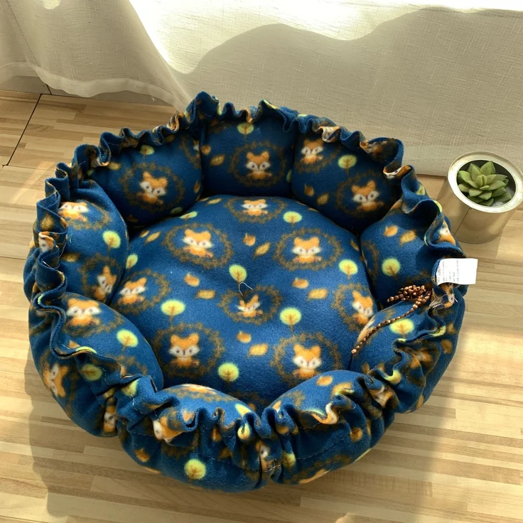 1 Stück – Warmes Haustierbett mit Kordelzug, waschbar, weich, winddicht, für kleine Hunde & Katzen (55 cm) – Bild 1