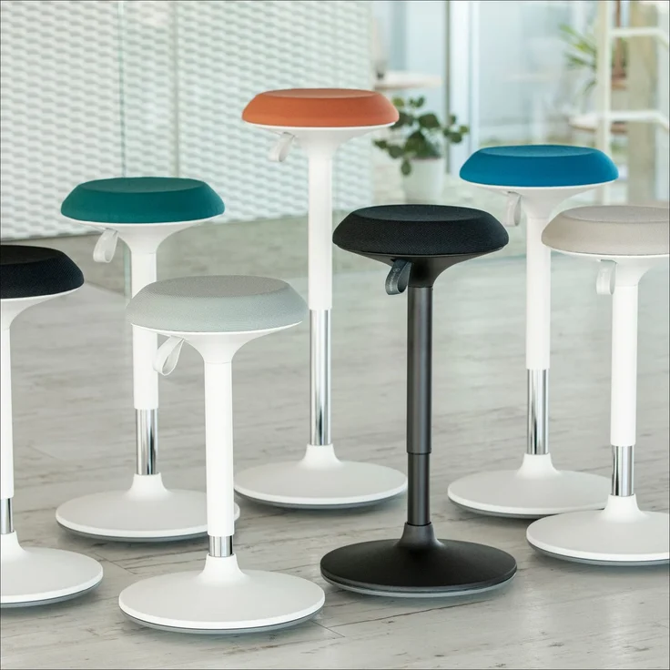 Ergotopia 'Dykó I' Sitz-Stehhocker mit Schwingeffekt, 360° drehbar, höhenverstellbar 57–83 cm, Beige / Weiß – Bild 8