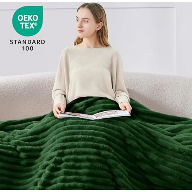 BEDELITE Kuscheldecke Flauschig Decke 150x200 - weiche XL Flanell Decken Grün für Couch, Deko Streifen Cord Fleecedecke Dunkelgrün als Couch Überwurf für Wohnzimmer, Twin Blanket Wide Use – Bild 3