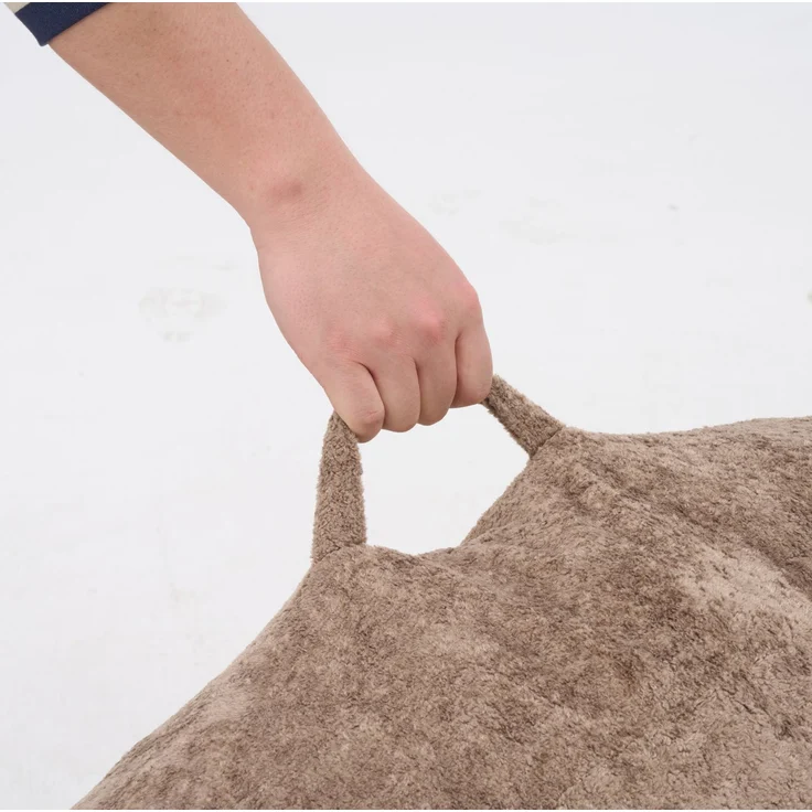 Sitzsack-Sessel 95cm×95cm×79cm aus Kunstfell – ohne Montage, in Khaki – Bild 5