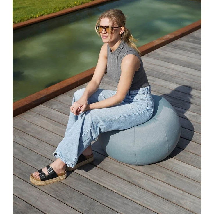 mokebo Pouf Der Kugelige (für drinnen & draußen), Sitzhocker Outdoor, Fußhocker, Hocker & Sitzkissen eckig Himmelblau – Bild 1