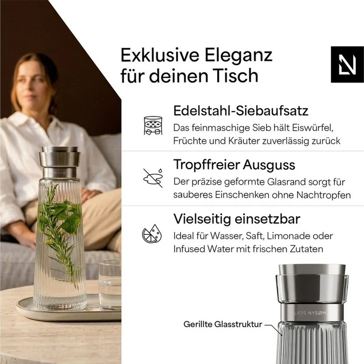 LARS NYSØM Wasserkaraffe Bækvand, (1-tlg), Glaskaraffe 1 l mit Edelstahldeckel und integriertem Sieb – Bild 2