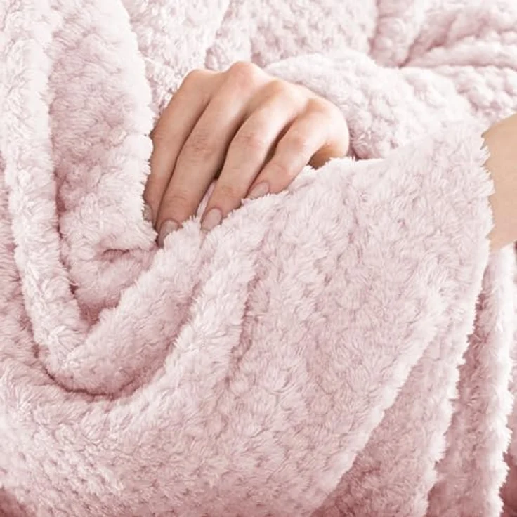 DecoKing Kuscheldecke 70x150 cm rosa Decke Microfaser Wohndecke Tagesdecke Fleece weich sanft kuschelig skandinavischer Stil pink Puder Henry – Bild 7