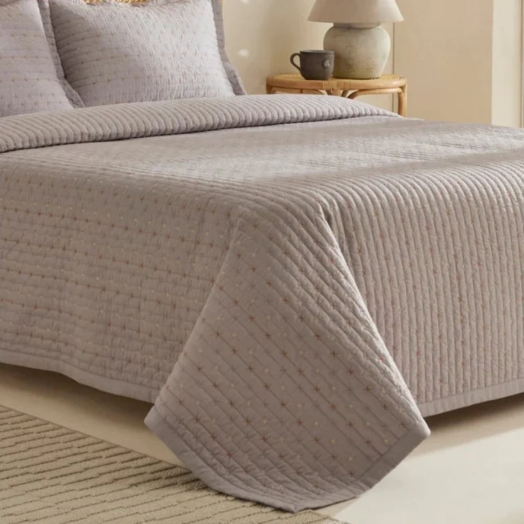 Karaca Tagesdecke Margot Bettüberwurf Set Grau 230x240cm + 2(50x70) cm – Bild 2