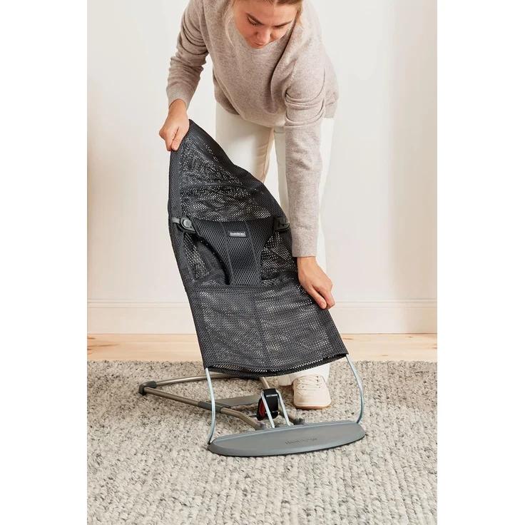 BabyBjörn Babywippe Bliss Mesh Anthrazit Grau – Bild 9