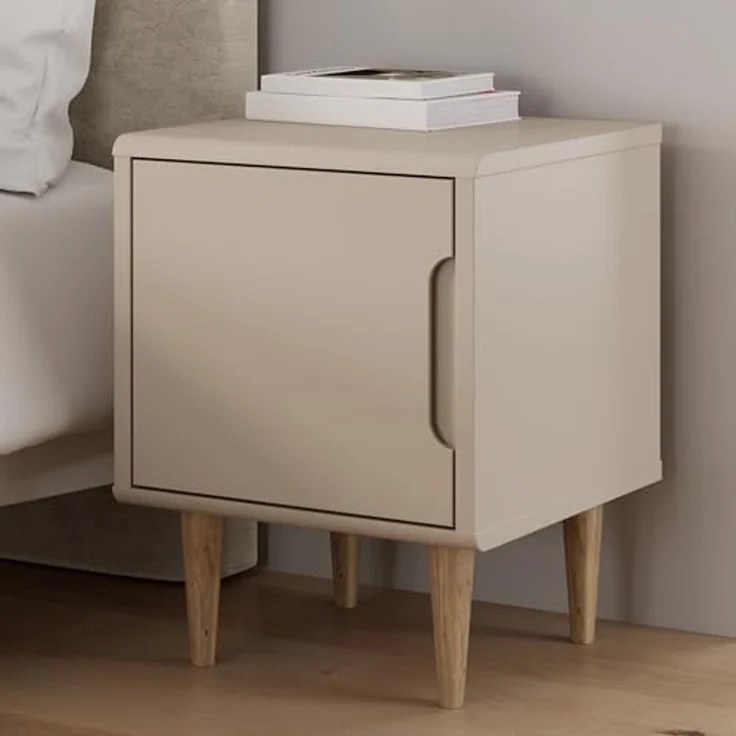 Forte Sherbrooke Nachtschrank 50, moderner Skandi-Stil, leichte Montage Dank EasyKlix by Forte, Tür mit Griffmulde, hohe Füße, Holzwerkstoff, Kaschmir Beige, 44,8 cm breit x 57,8 cm hoch x 43 cm tief – Bild 2