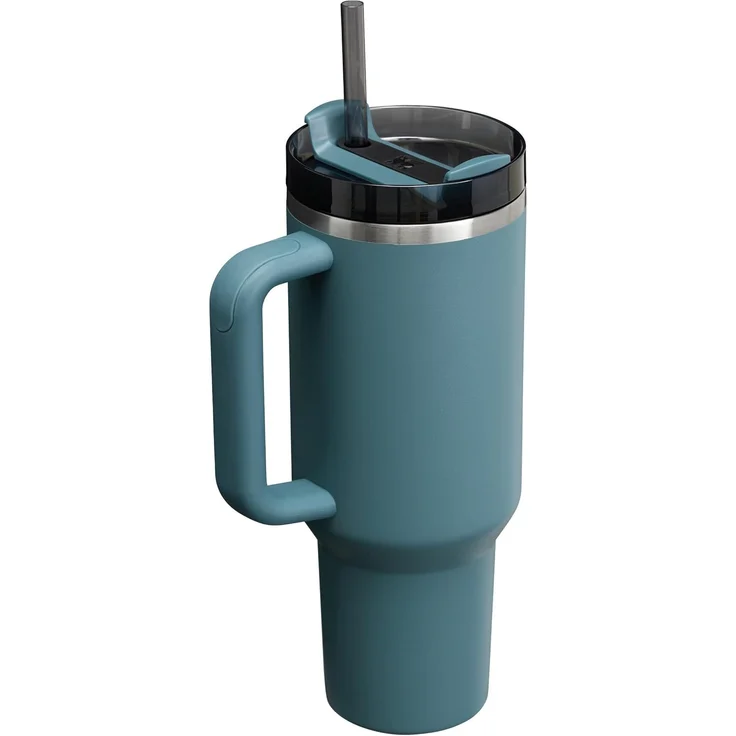 Stanley Quencher H2.0 FlowState Trinkflasche mit Strohhalm 1.2L - Thermobecher Kühlt 11 Stunden - 48 Stunden Eisgekühlt - Spülmaschinenfest - Thermosflasche BPA Frei - Kaffeebecher To Go - Blue Spruce – Bild 7
