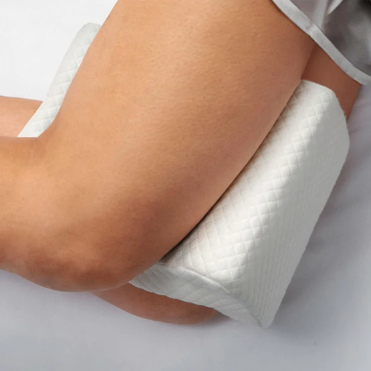 Kniekissen ergonomisch für Seitenschläfer 24 x 20 x 15 cm mit Cooling Effekt Bezug – Bild 3
