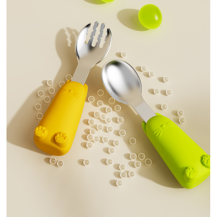 ABC 2-teiliges Edelstahl-Silikon-Löffelset für Kinder, Baby-Essgeschirr, Gabel und Löffel mit kurzem Griff für selbstständiges Essen – zweifarbig grün + gelb – Bild 4