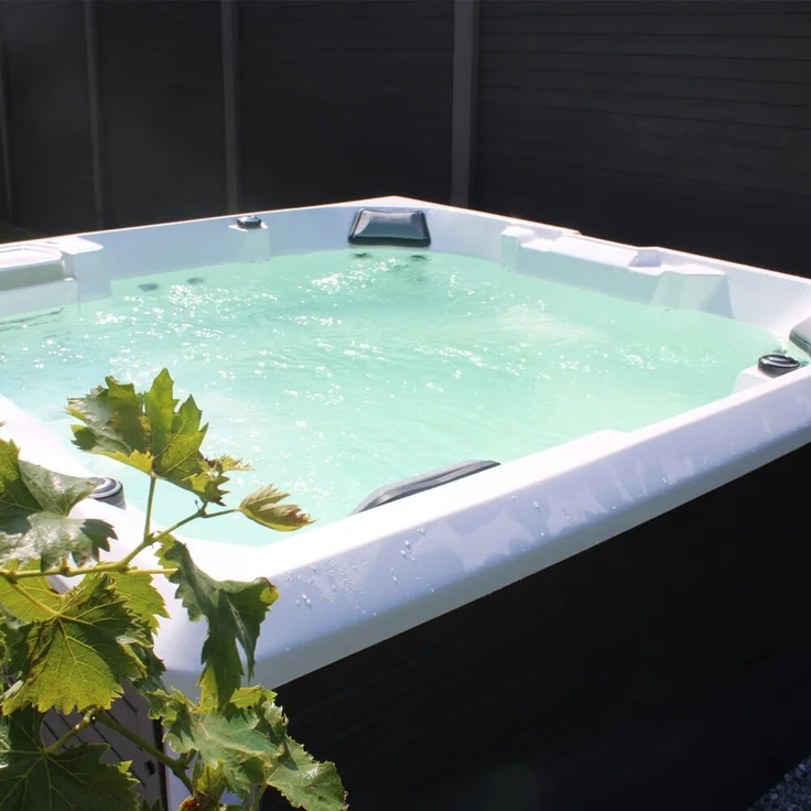 HOME DELUXE Outdoor Whirlpool STREAM BIG PURE - 207 x 207 cm für 5 Personen – Bild 2