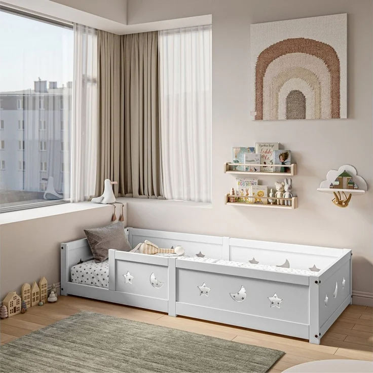 Simurq Kinderbett Weiß Holz, Montessori Bett mit Umrandung und Rausfallschutz (1 tlg, ohne Matratze, Mit Lattenrost), Bodenbett 90x200 cm, Sternen & Mond Design, für Jungen und Mädchen – Bild 3