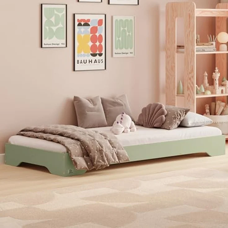 smartwood Kinderbett 100x200 Grün - Bodenbett aus Kiefernholz mit FSC-Zertifikat - Montessori Bett mit gebogenem Lattenrost bis zu 230 kg für Jungen und Mädchen - Einfache Montage - TILA 7 – Bild 1