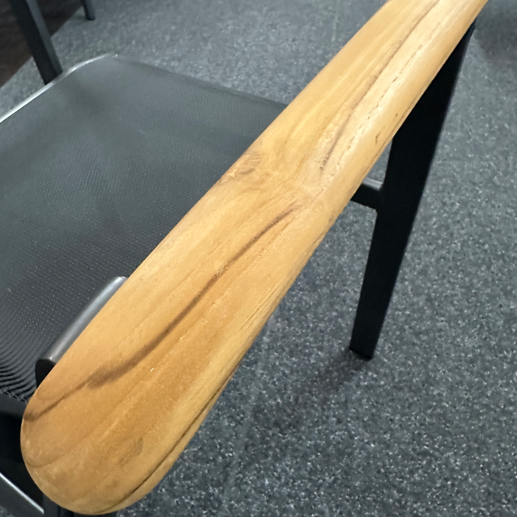 MWH Stapelstuhl Reno Aluminium mit Teak Armlehnen – Bild 6