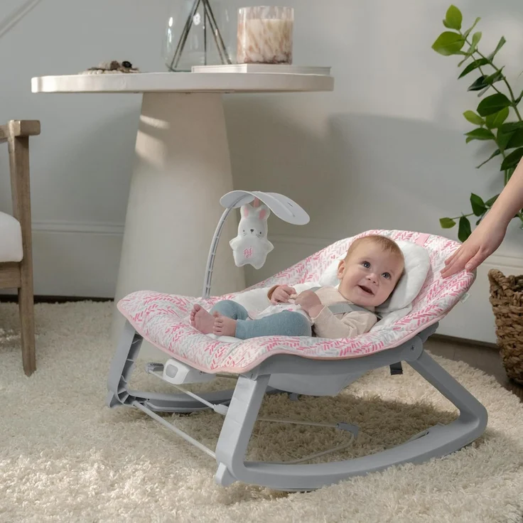 Ingenuity Keep Cozy 3-in-1 Baby Wippe, Sitz und Schaukel für Babys bis Kleinkinder, mit Vibrationen und Spielzeugstange, 0-30 Monate, Rosa Lily – Bild 4