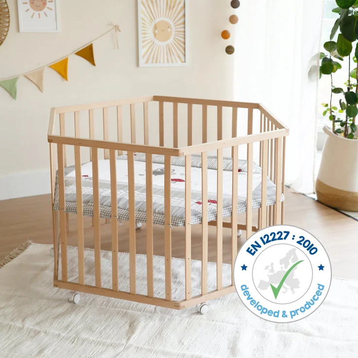 roba Laufgitter 'Adam & Eule' - Laufstall 6-eckig / hexagonal - Sicheres Spielgitter inkl. Schutzeinlage - Mobil dank Rollen - Holz natur – Bild 9