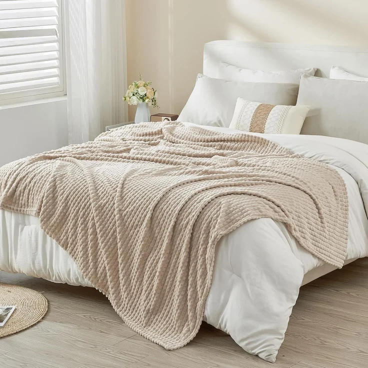 Kuscheldecke Fleecedecke 3D Touch Couchdecke 01-beige 130 x 150cm – Bild 4