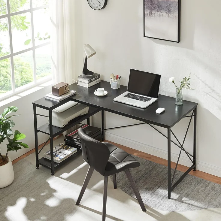 Schreibtisch Raundsvalt mit 1 Regal L-förmig 137x88x75 cm Schwarz [en. casa] – Bild 1