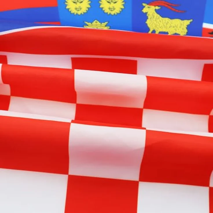 AZ FLAG Kroatische Flagge, 150 x 90 cm, Kroatische Flagge, 100% Polyester, mit integrierten Metallösen, 2 Stück – Bild 3