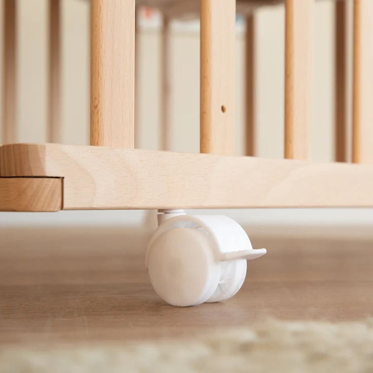 roba Laufgitter 75 x 100 cm mit Laufgittereinlage 'Sternenzauber grau' - Spielgitter inkl. Schutzeinlage und Rollen - Höhenverstellbar & Mobil - Holz natur – Bild 8