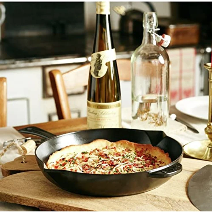 STAUB Bratpfanne aus Gusseisen, 26 cm, mit Ausgießer, für alle Herdarten geeignet, Schwarz – Bild 5