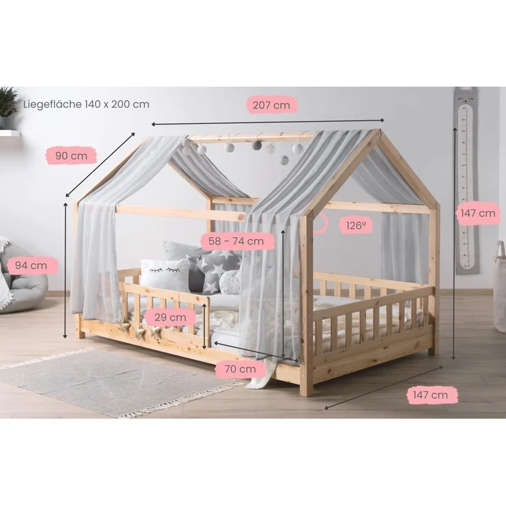 TiCAA Kinderbett Hausbett mit Tüll Kim 90x200 cm, 100x200 cm, 120x200 cm, 140x200 für Jungen & Mädchen, inkl. Rolllattenrost, Rausfallschutz variabel, Montessori Bett Natur aus Kiefer Massivholz – Bild 2