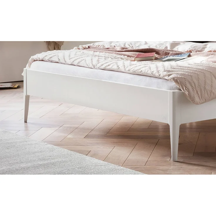 Hasena Polsterbett Sestola Weiß mit Bezug Pace Light Grey 180x210 cm, Fußhöhe 20 cm MDF weiss deckend – Lounge – Bild 4
